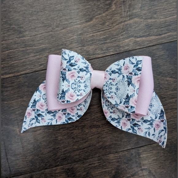 Two pretty hair bow clips - NWOT - Picture 2 of 4